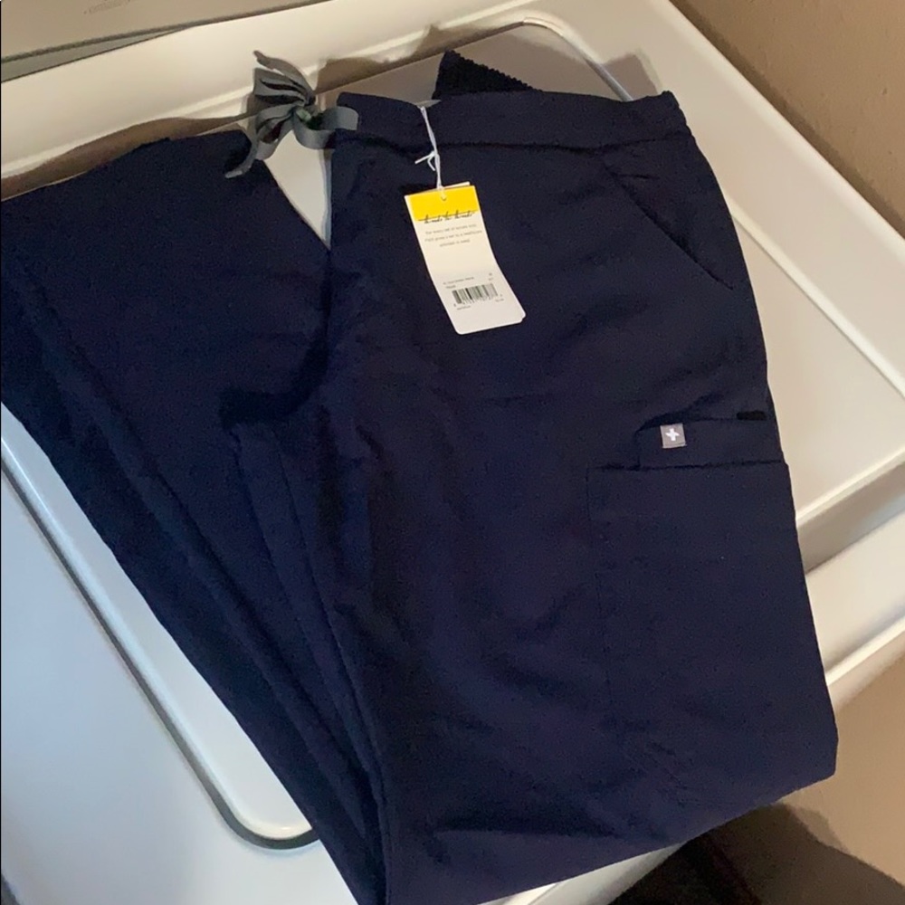 NWT FIGS Navy Yola Scrub Pant